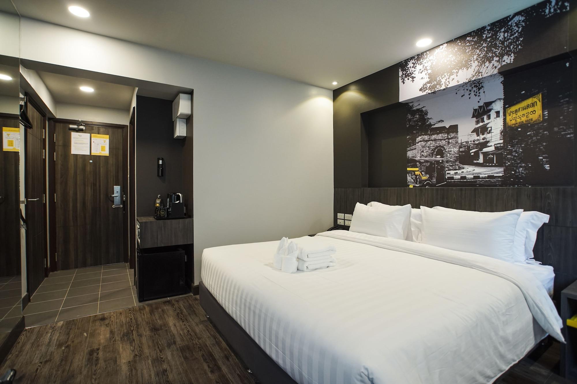 Sleep Mai Thapae Chiang Mai Old City Lifestyle Hotel Exterior photo