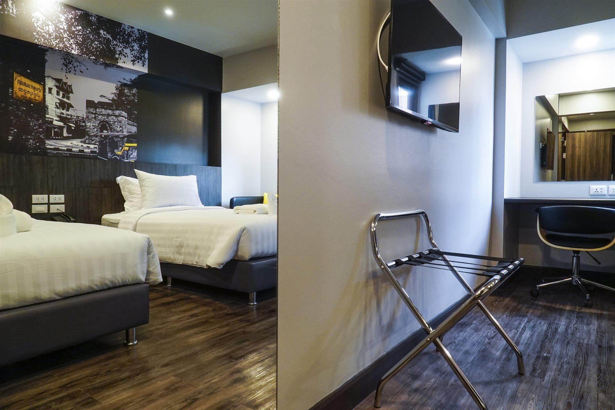 Sleep Mai Thapae Chiang Mai Old City Lifestyle Hotel Exterior photo